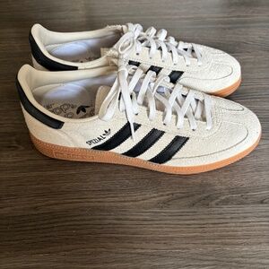 Adidas runners size 9